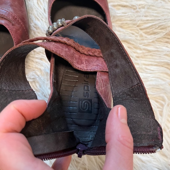 Spiral burgundy unique heels - Picture 3 of 6